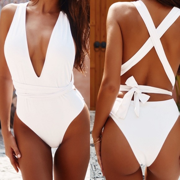 🤍 Snow White One Piece 🤍 - Picture 3 of 3